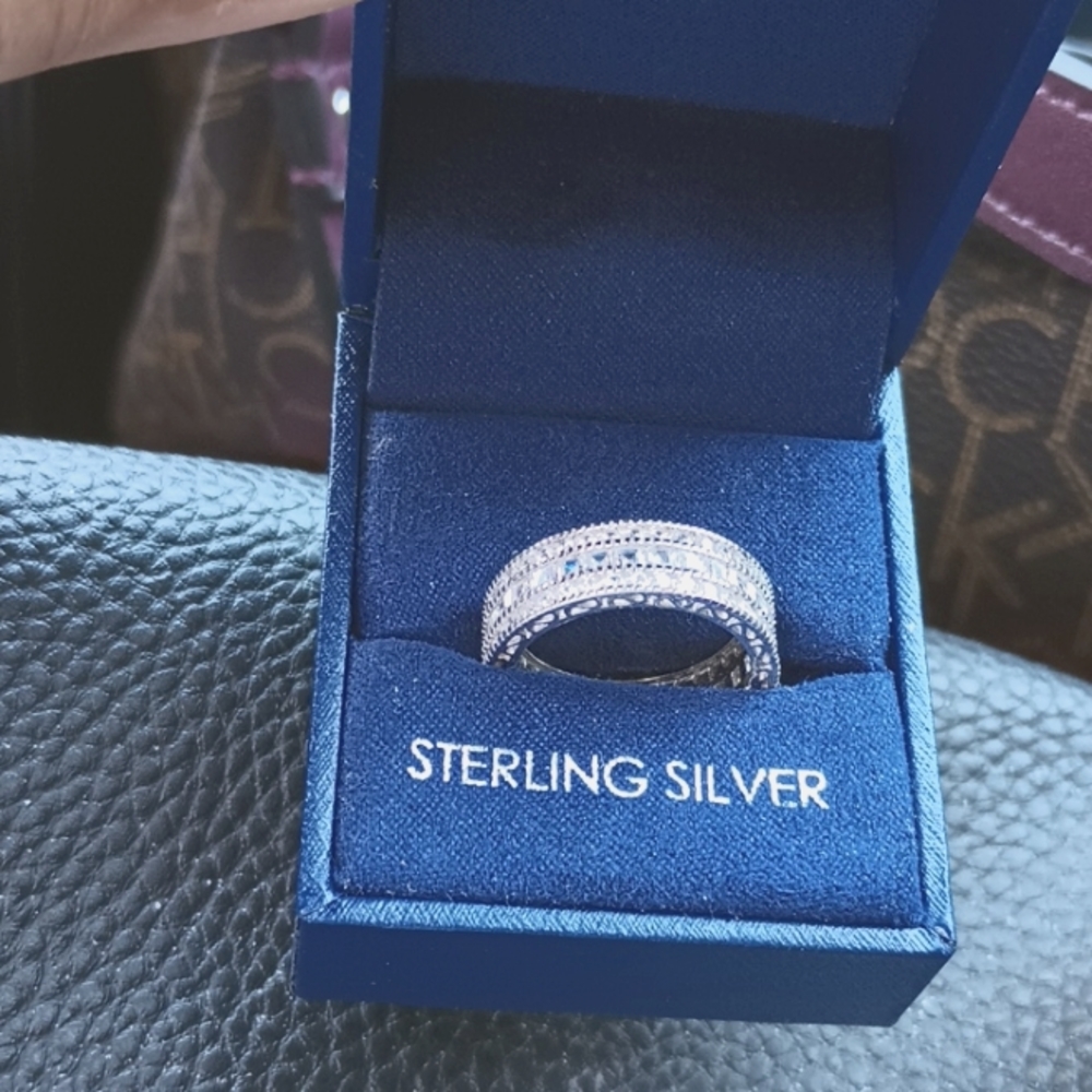 Woman's ring